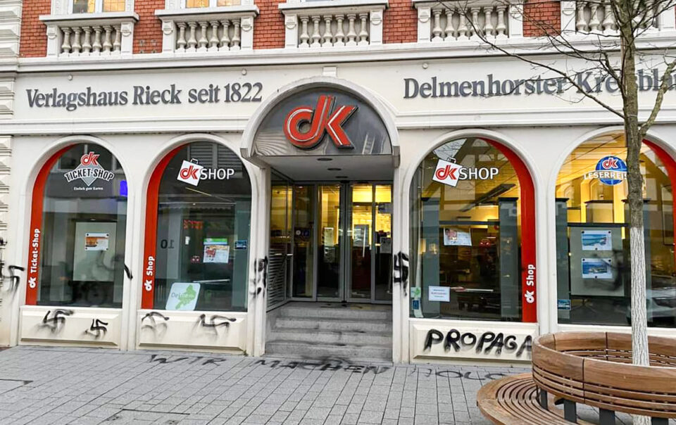 Hakenkreuze-Rechtsextreme-Delmenhorster-Kreisblatt