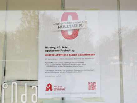 Aushang Linda Apotheke Hude, Apotheker-Protesttag 2026